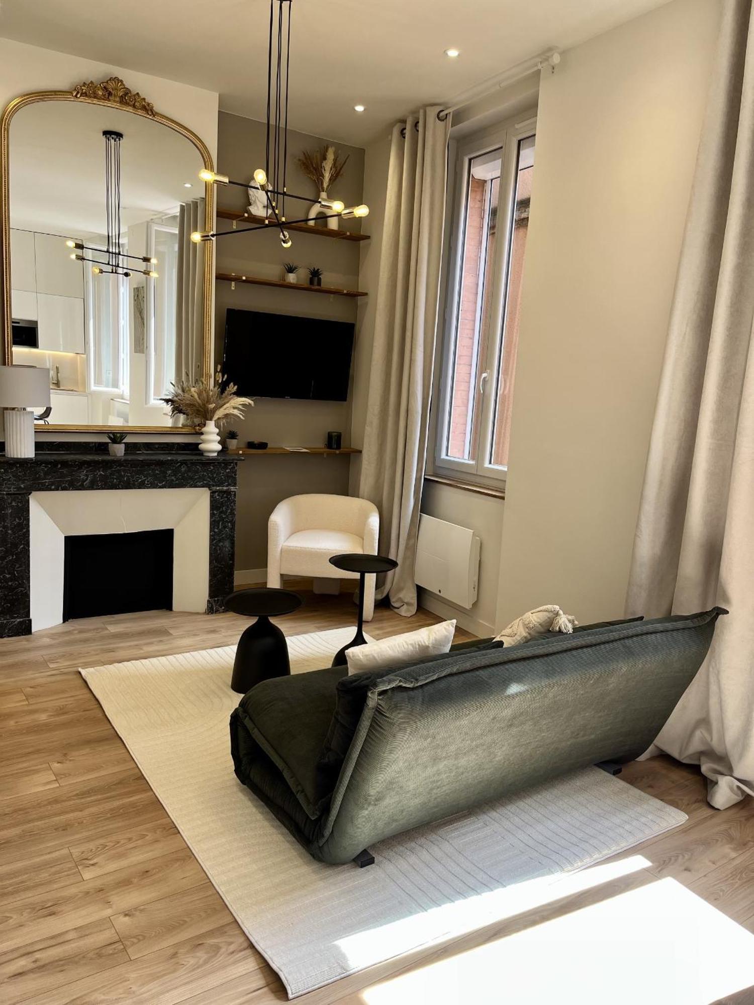 L'elegant - Capitole Apartment *